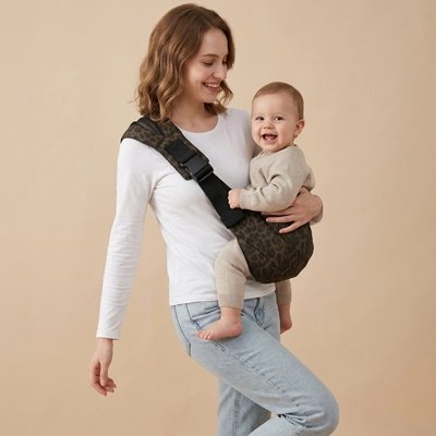 Porte-bébé ergonomique modèle vert noir - position physiologique mains libres